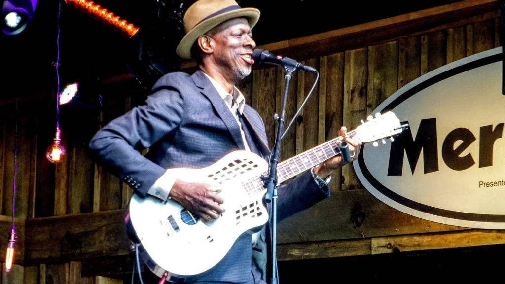 Keb’ Mo’ Answered a Hard Year With One Guitar and a Gospel Choir