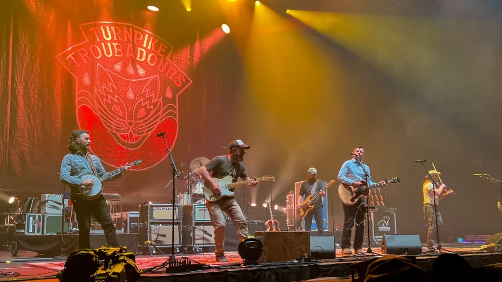 Turnpike Troubadours Covered Robert Earl Keen With Sierra Hull