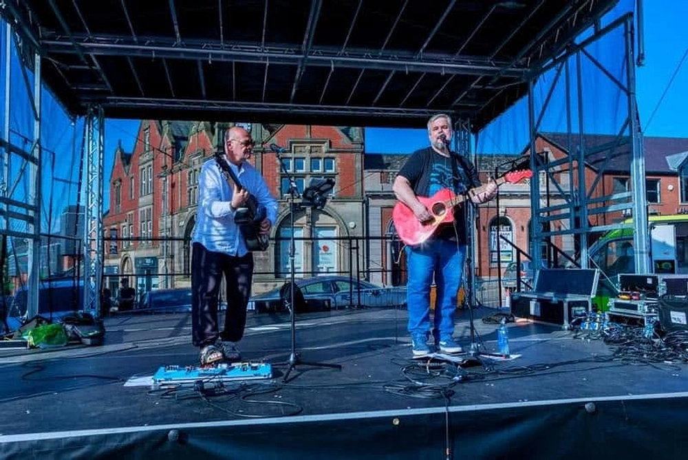 Why the One-Man Ukulele Band Survived on Zombie Romance by BlackSheepLad